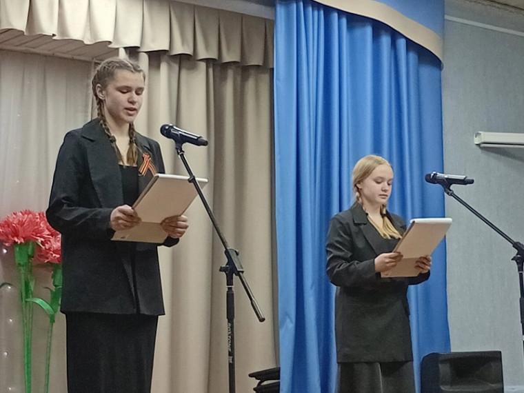 Праздничный концерт в честь Дня Победы "Песни, рождённые войной"..